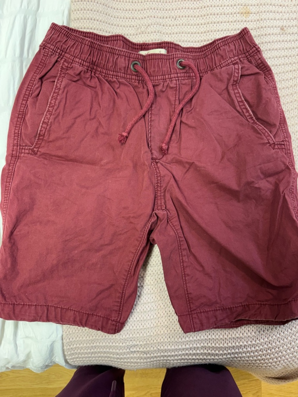 Hollister Men's Drawstring Shorts in Burgundy Red